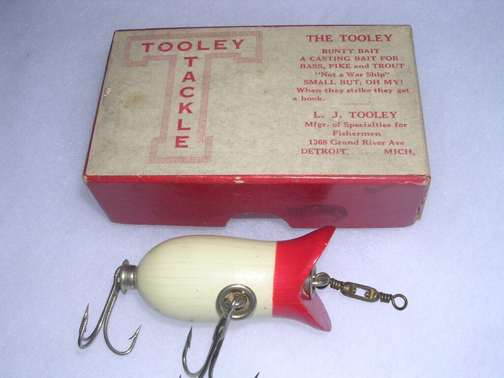 VINTAGE RUBBER FROG Fishing Lure Antique Collectible Fisherman's Bait