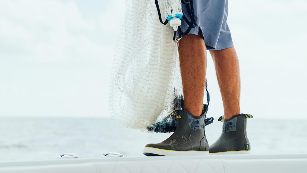Wade through everything with the Huk Rogue Wave Fishing Boot