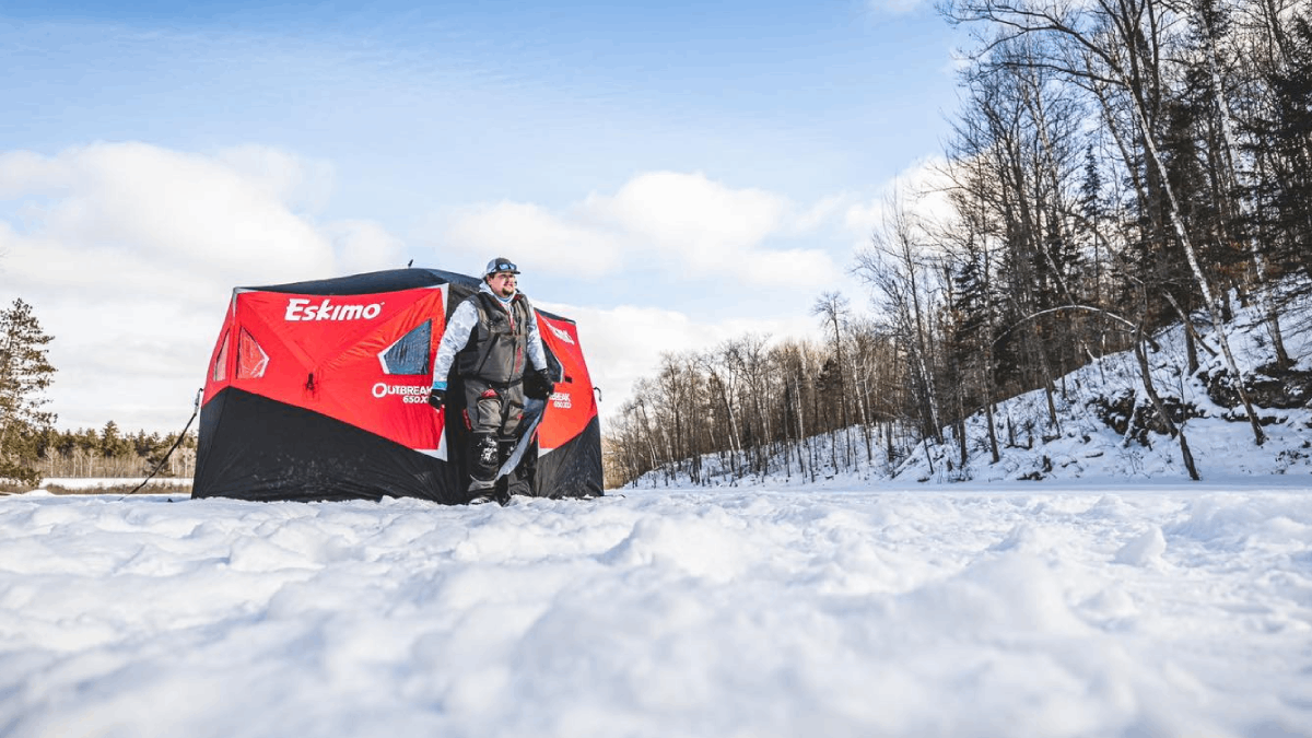 The Outbreak 450XD Blackout is an exciting new shelter in the Eskimo line  up for 2023! This shack offers all of the features of the or
