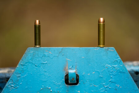 327 Federal vs. 357 Magnum A 327 Federal Magnum cartridge next to a 357 Magnum cartridge.
