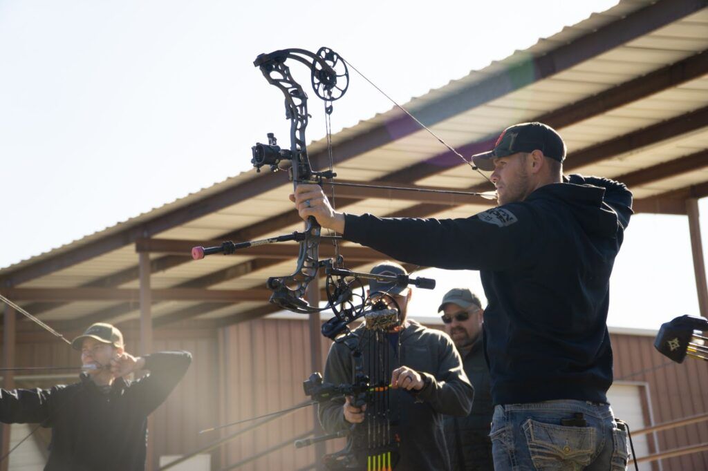 picture of how to shoot a compound bow with perfect form