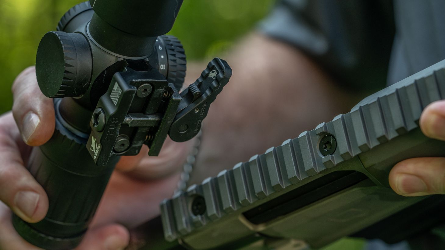 The integral rail with mounts that interface with a Picatinny scope rail allow the Vudu 3-9x32 SFP riflescope to be mounted without scope rings.