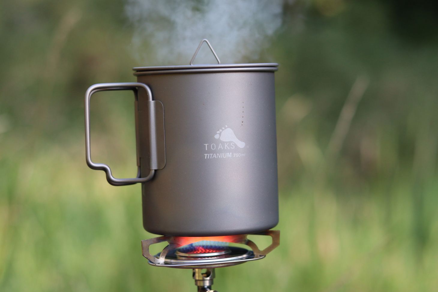 The Toaks 250ml pot is lightweight