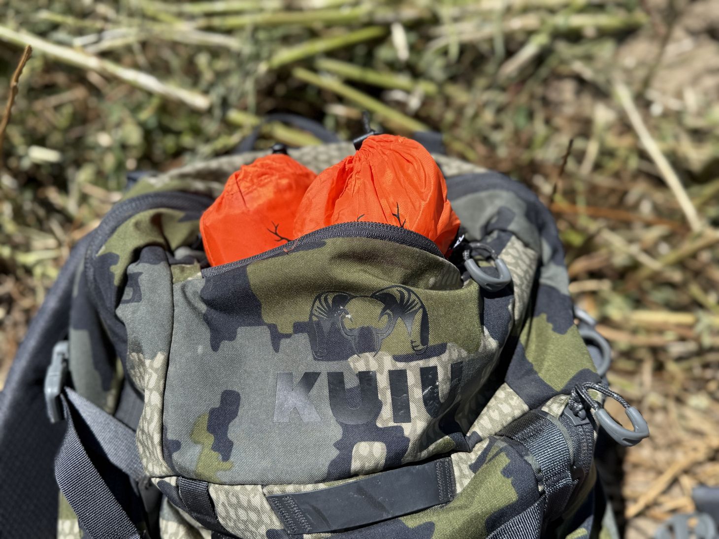 Kuiu Ranger 2200 top pocket