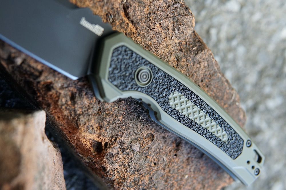Kershaw Launch 16 Automatic Knife handle during testing