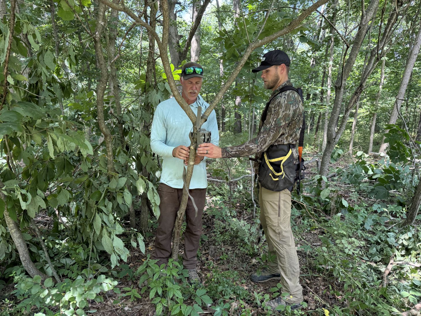 Setting trail camera