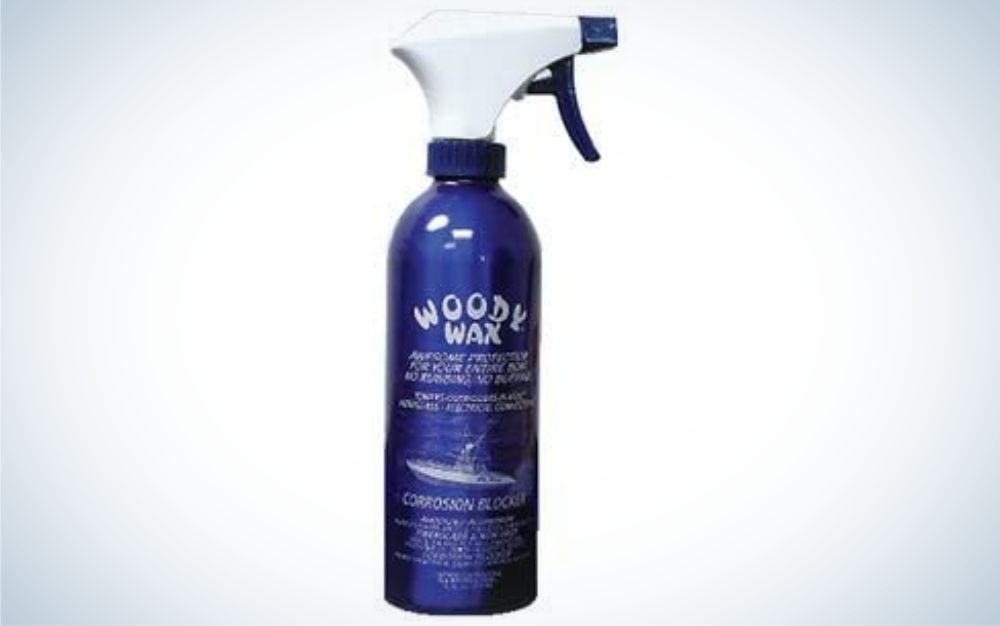 Woody Wax Fiberglass & Nonskid Deck Wax is the best boat wax for nonskid deck.