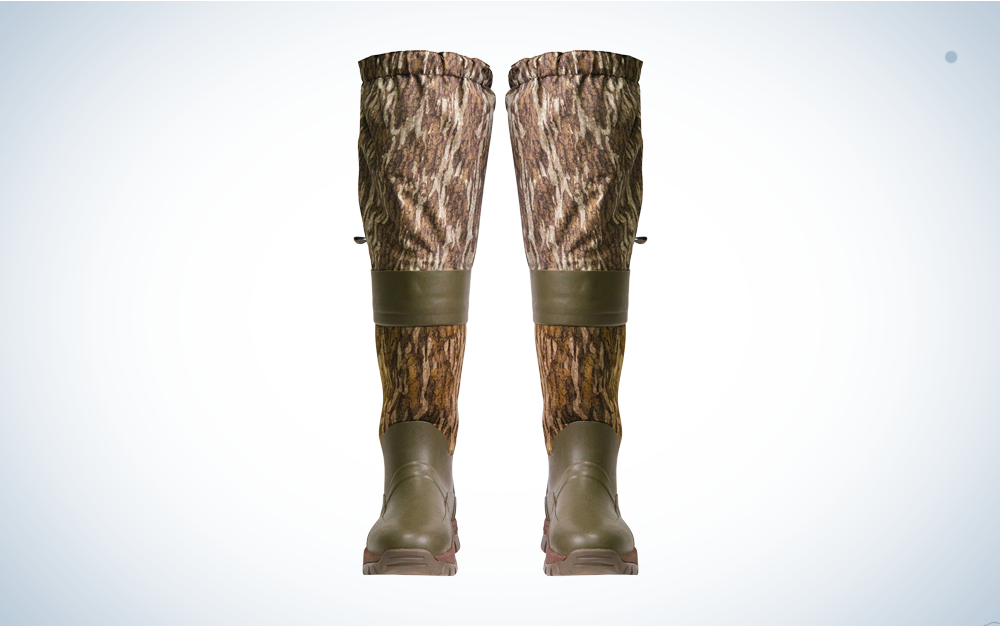 Chene slough boot on blue and white background