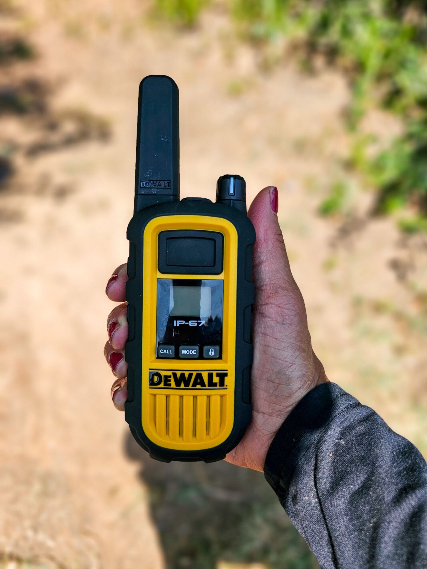 Close-up of DeWalt DXFRS800 Walkie Talkie