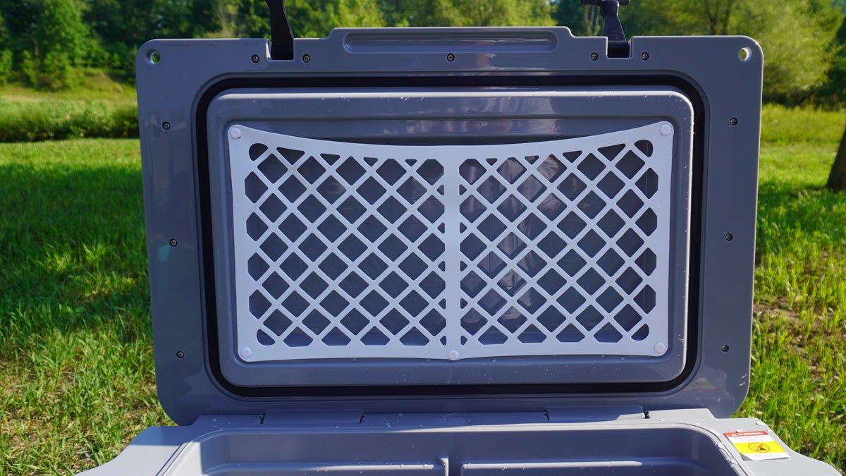 Interior cargo net of RTIC Ultra Light Wheeled Cooler